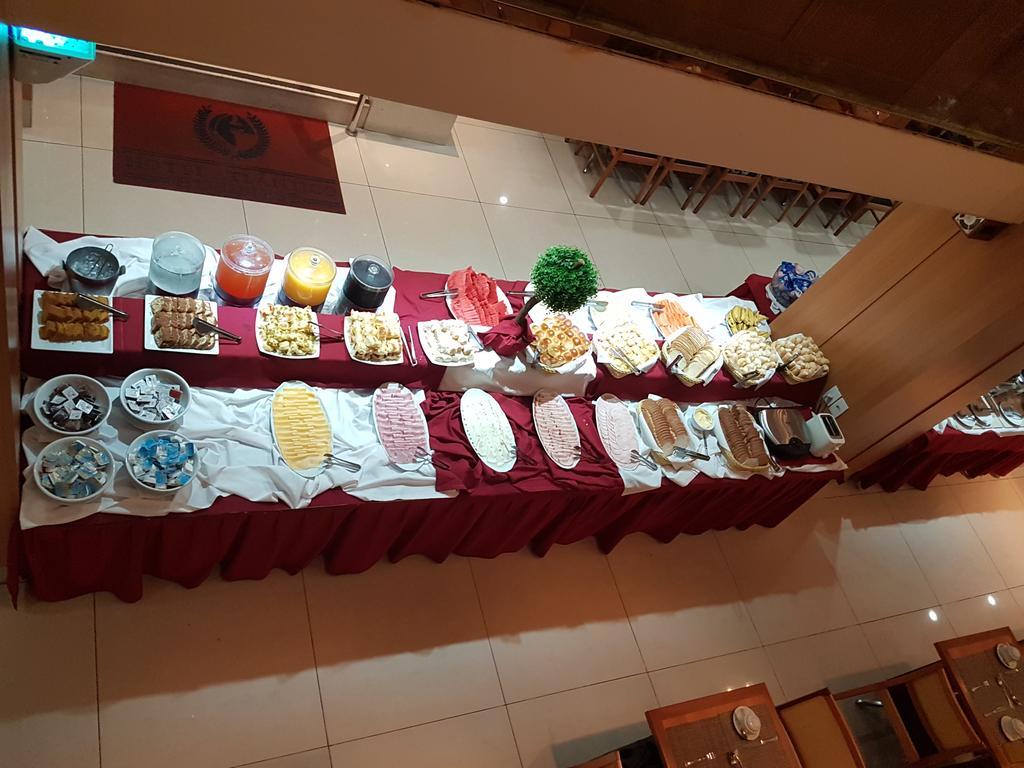Hotel Atlântico Business Centro Rio de Janeiro Esterno foto Breakfast buffet at the hotel